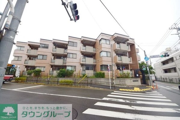 第一秀恵レジデンスの物件外観写真